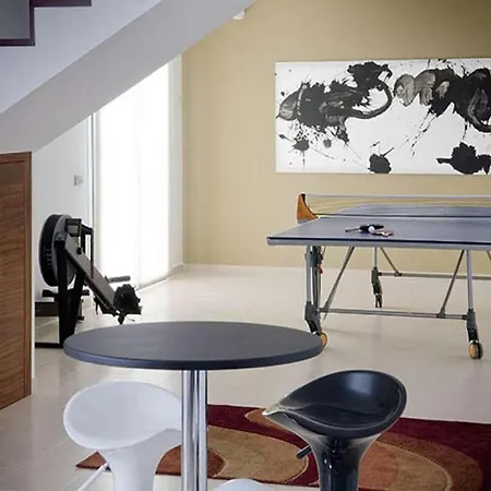 Puerto Del Carmen Sleeps 6 Pool Wifi Вилла