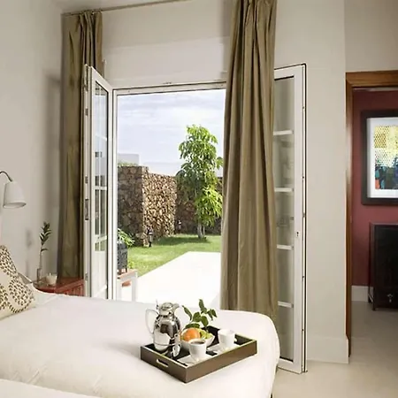 Puerto Del Carmen Sleeps 6 Pool Wifi Вилла Пуэрто дель Кармен